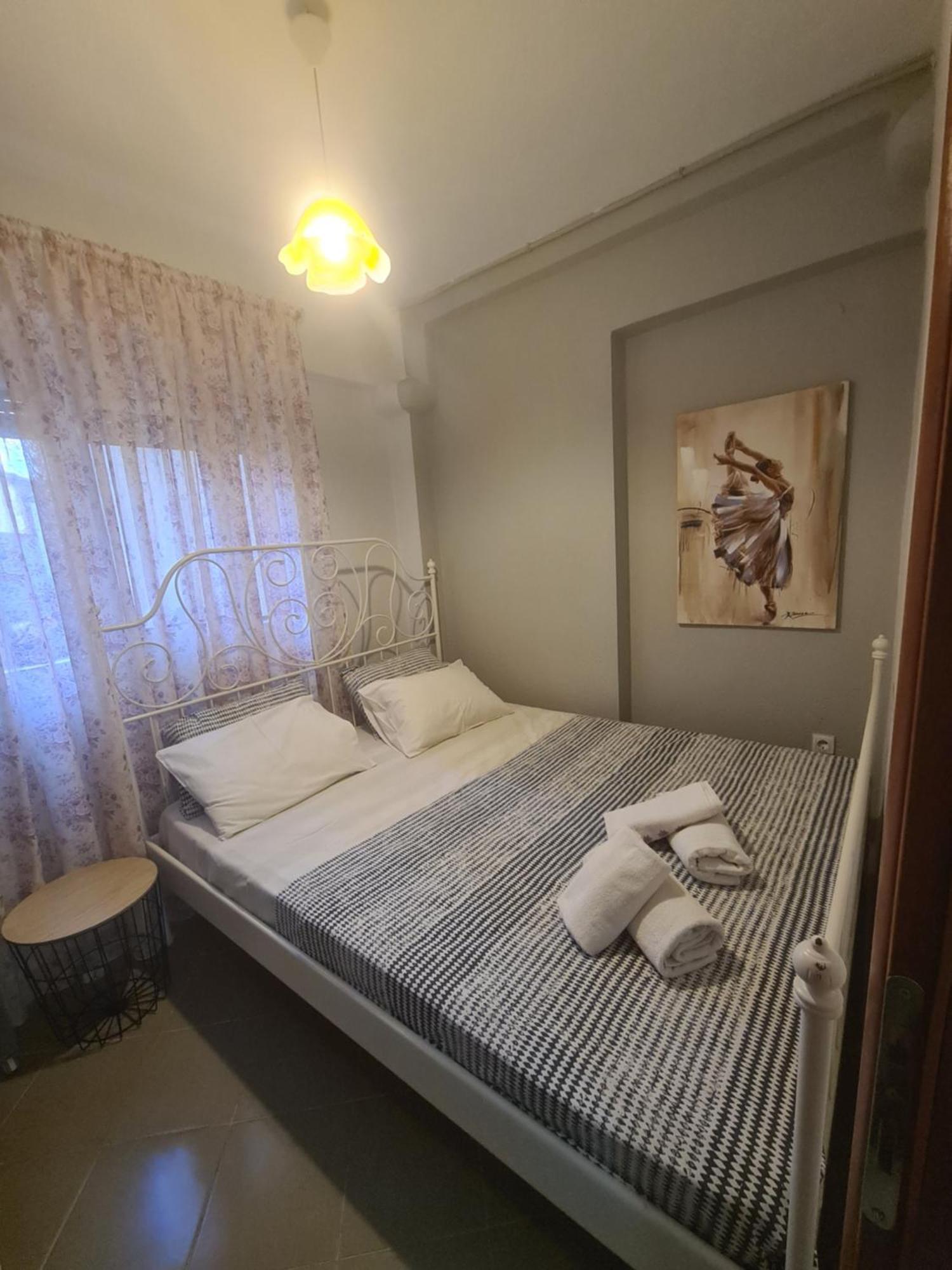 Makis Apartments Touzla Ofrinion Ngoại thất bức ảnh