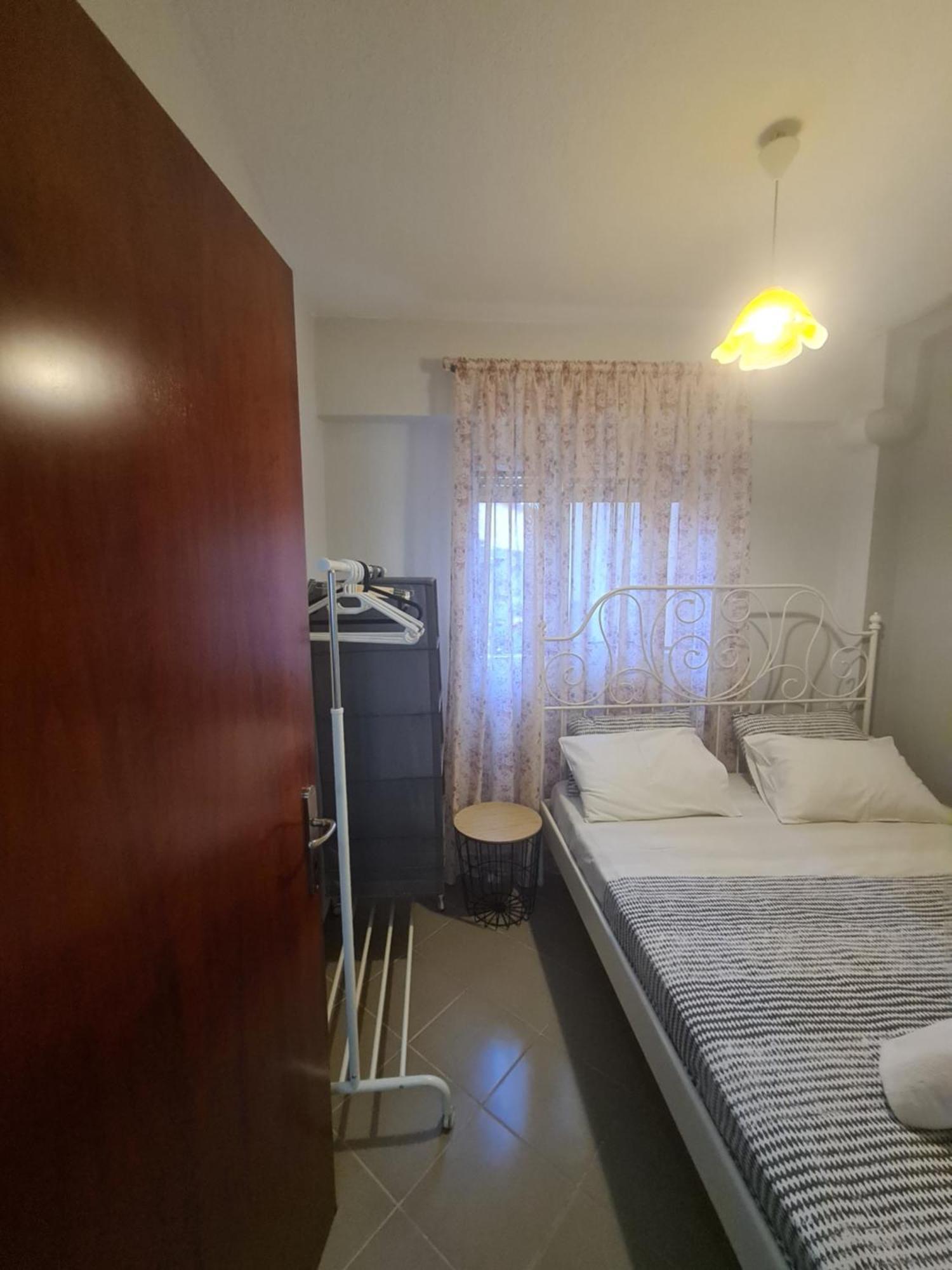 Makis Apartments Touzla Ofrinion Ngoại thất bức ảnh