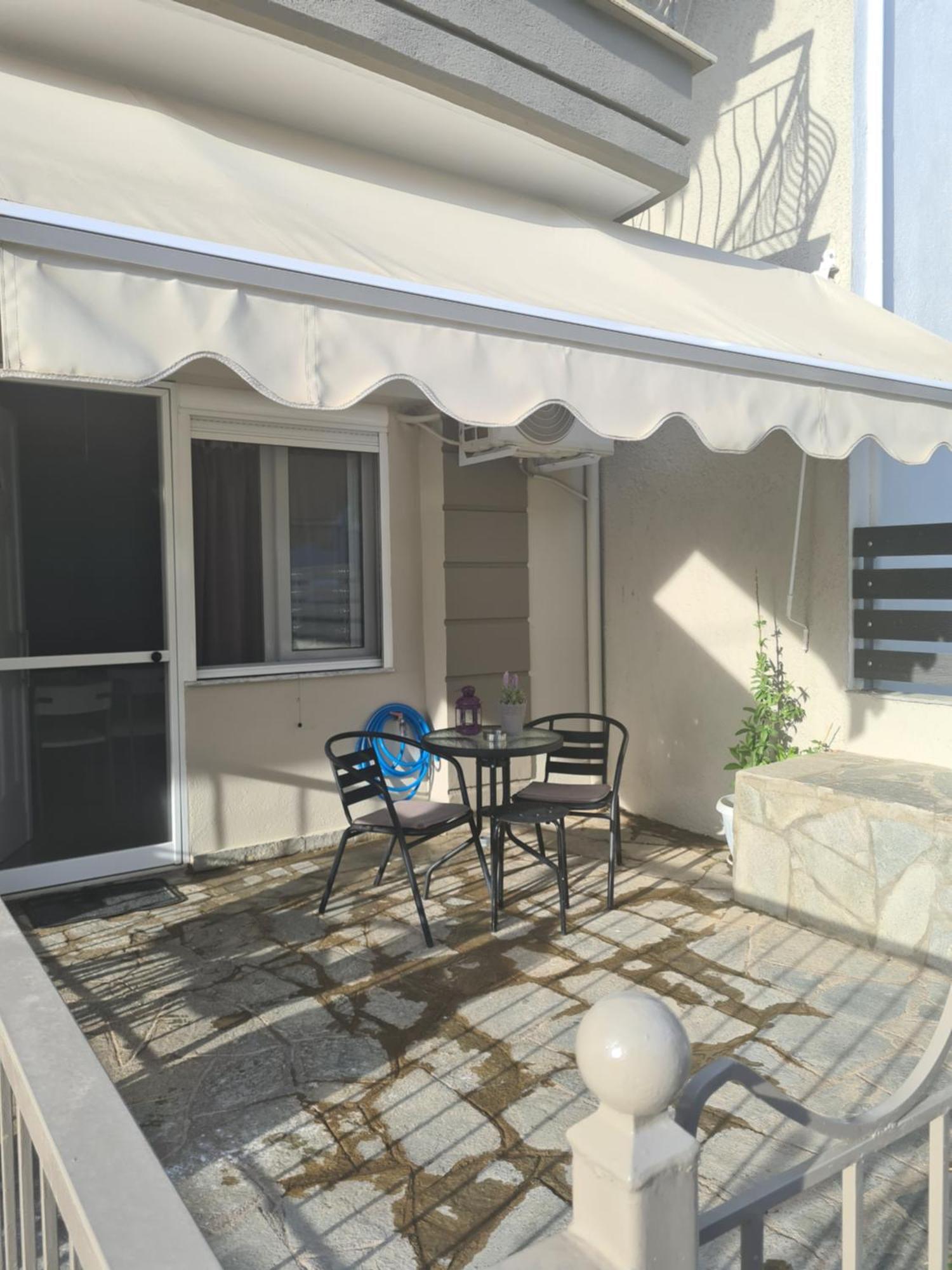 Makis Apartments Touzla Ofrinion Ngoại thất bức ảnh